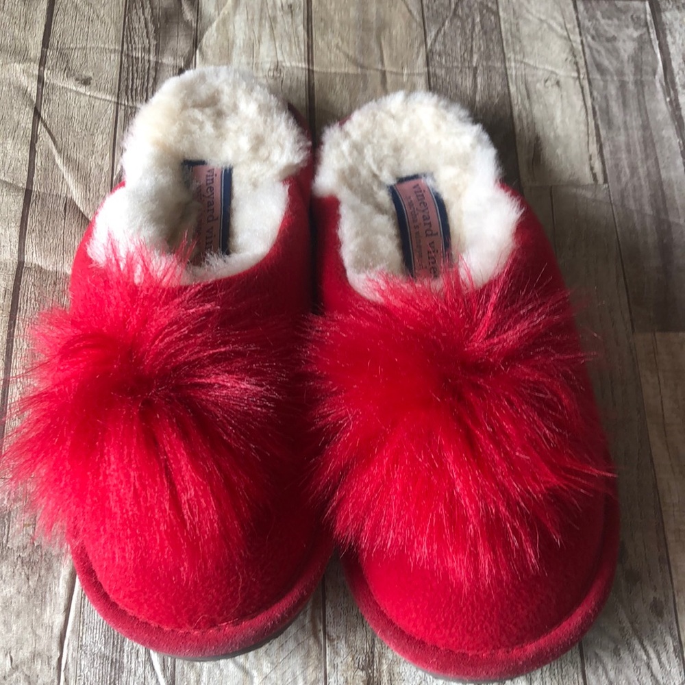 Vineyard Vines Martha’s Vineyard Red Pom Slippers